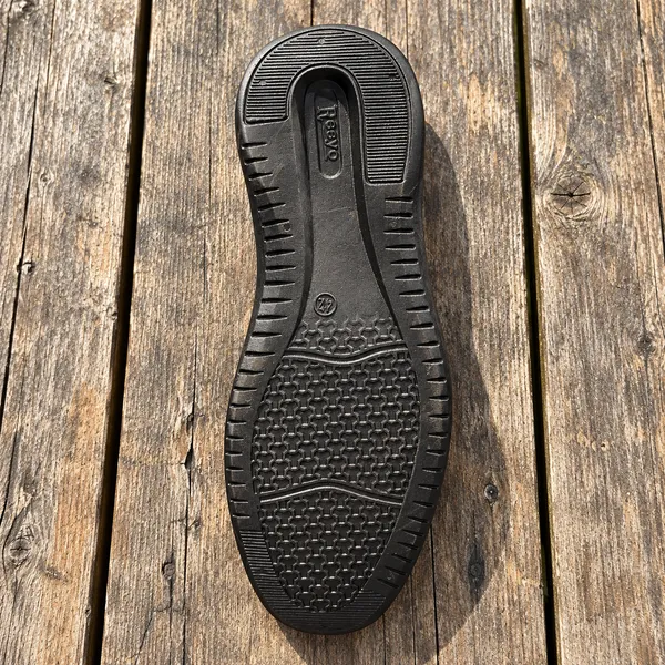 Black_Leather_Moc-Toe_Slip-On_Loafers_For_Men