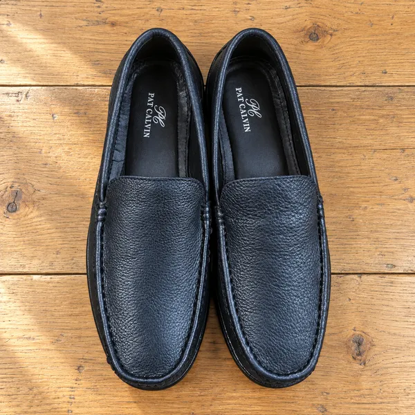 Black_Leather_Moc-Toe_Slip-On_Loafers_For_Men