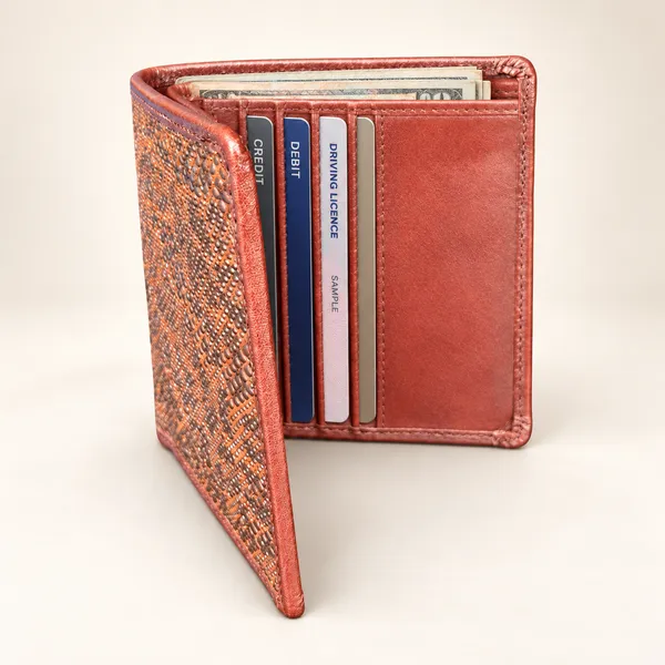 Brown_Snake-Pattern_Genuine_Leather_Bifold_Card_Holder_For_Men