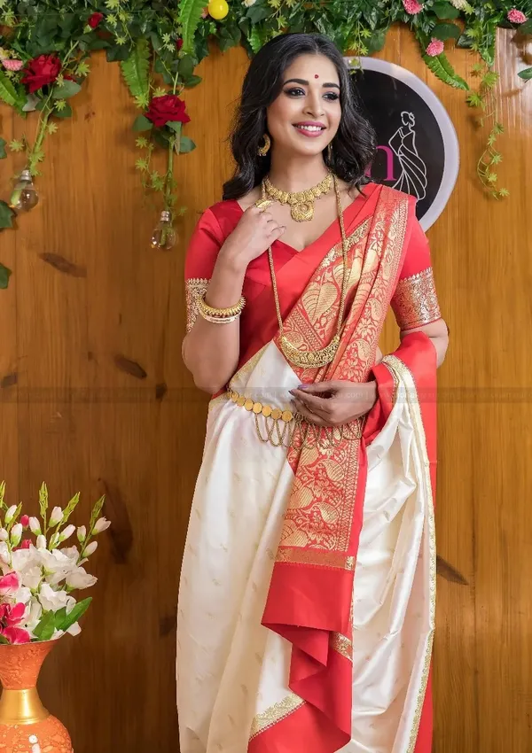 Red_&_White_Banarasi_Soft_Silk_Saree_For_Women
