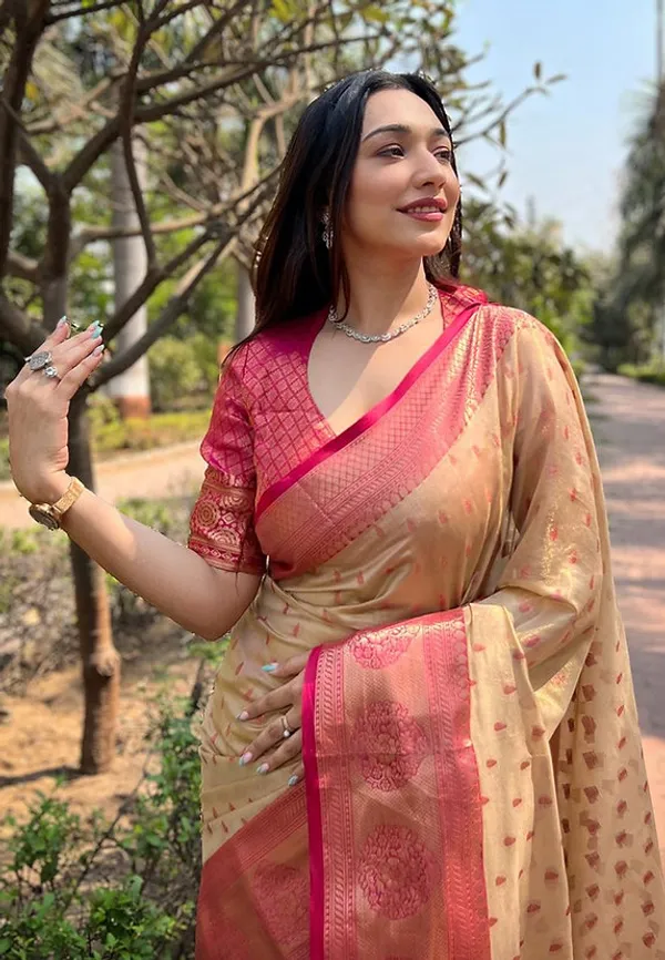 Cream_Banarasi_Soft_Silk_Saree_For_Women