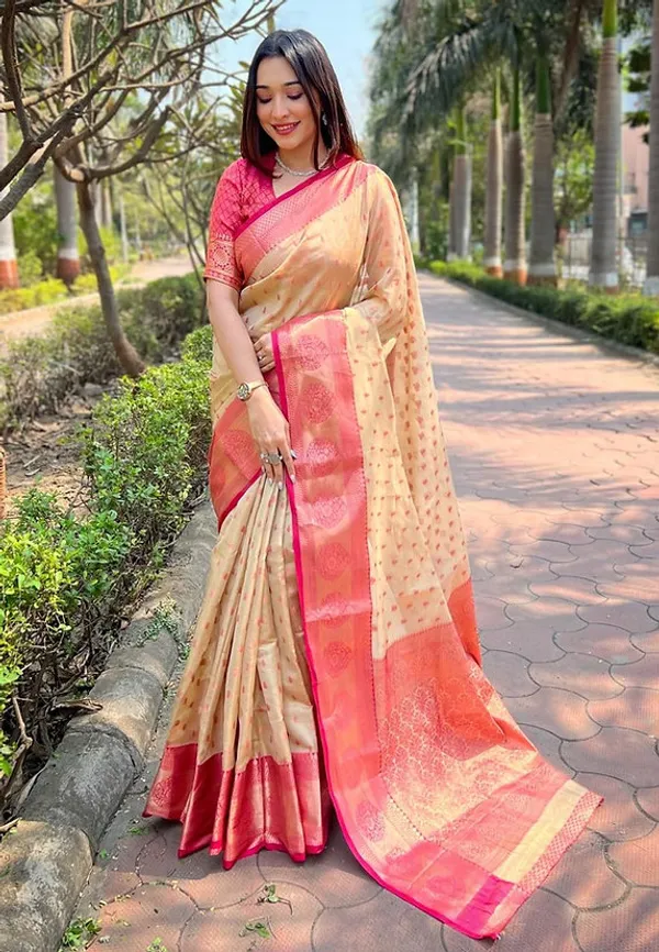 Cream_Banarasi_Soft_Silk_Saree_For_Women