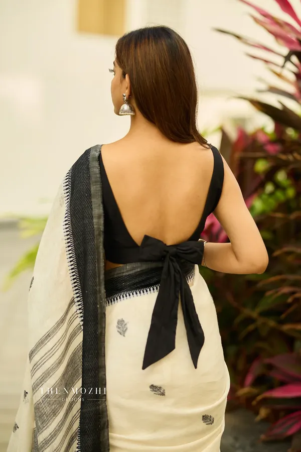 White_&_Black_Linen_Slab_Saree_For_Women