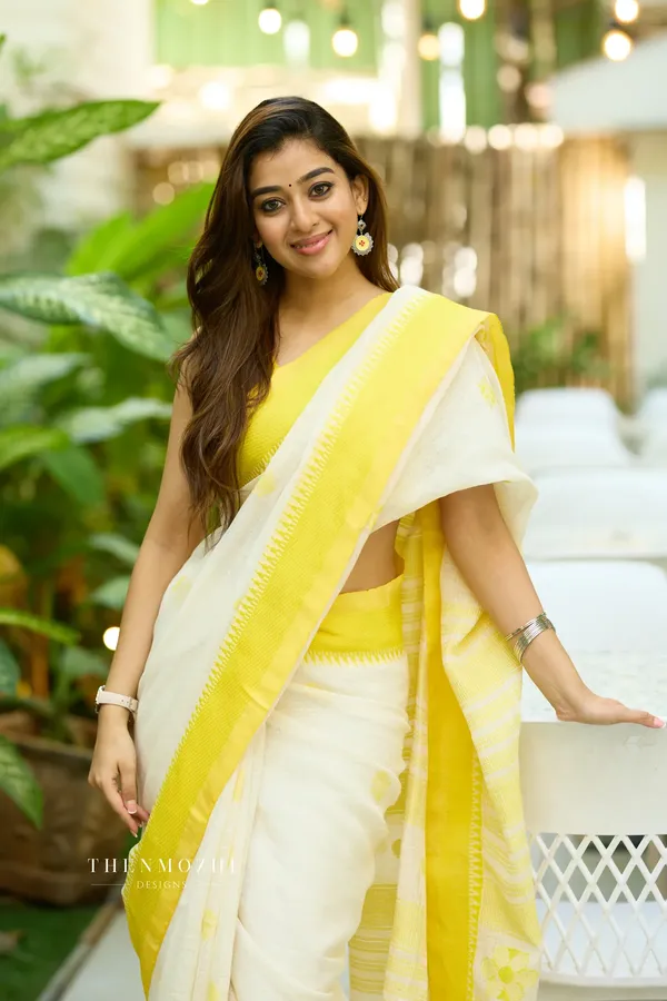 White_&_Yellow_Linen_Slab_Saree_For_Women