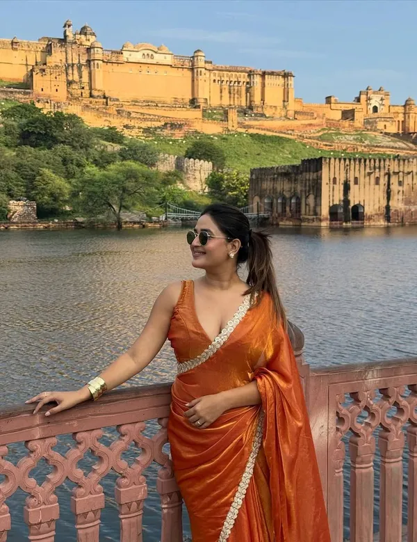 Orange_Two_Tone_Silk_Saree_For_Women