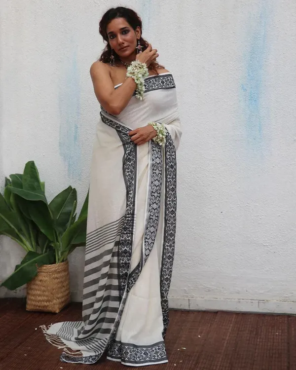 White_Linen_Slab_Saree_For_Women