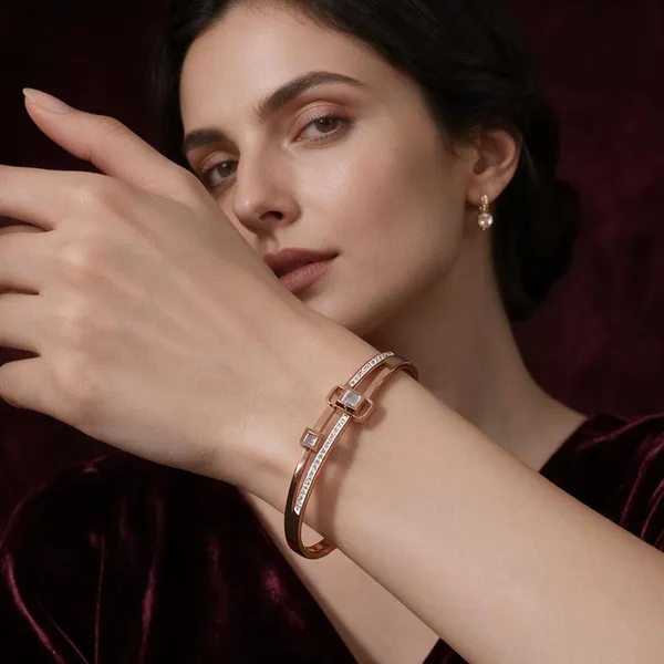 Gold_Copper_Brass_Delicate_Sparkling_Bracelet_For_Women