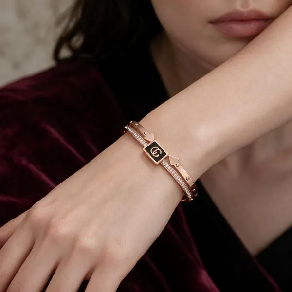 Gold_Copper_Brass_Delicate_Sparkling_Bracelet_For_Women