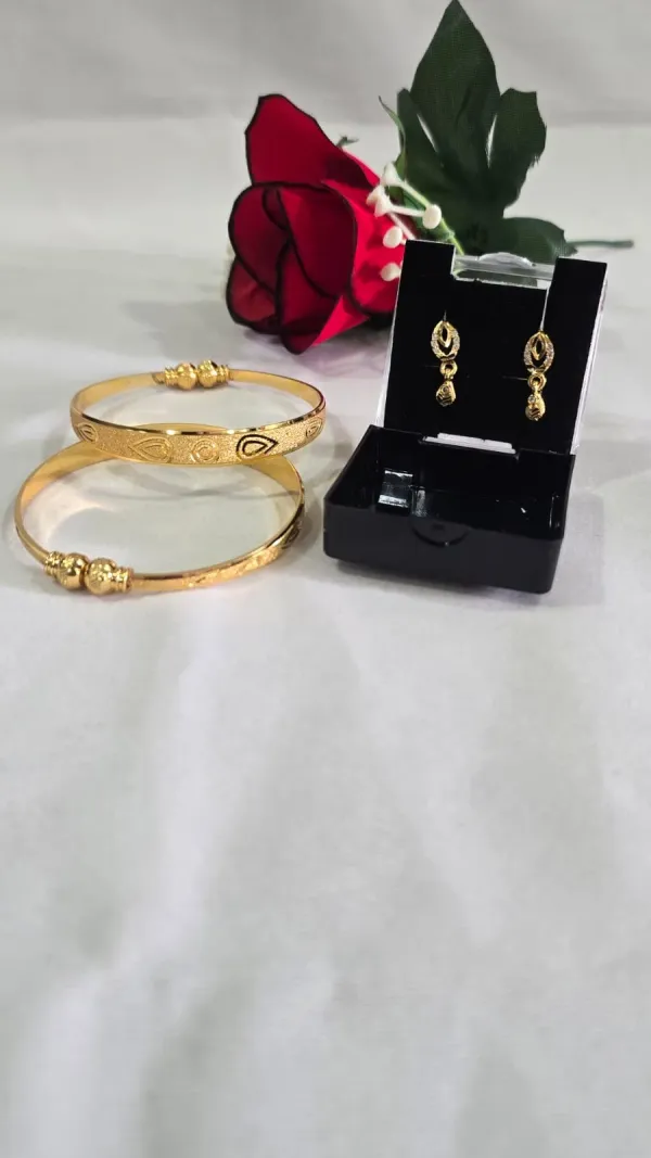 Qureza_Jewels-Earrings_AND_bangle