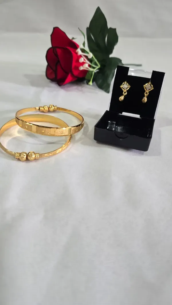 Qureza_Jewels-Earrings_AND_bangle