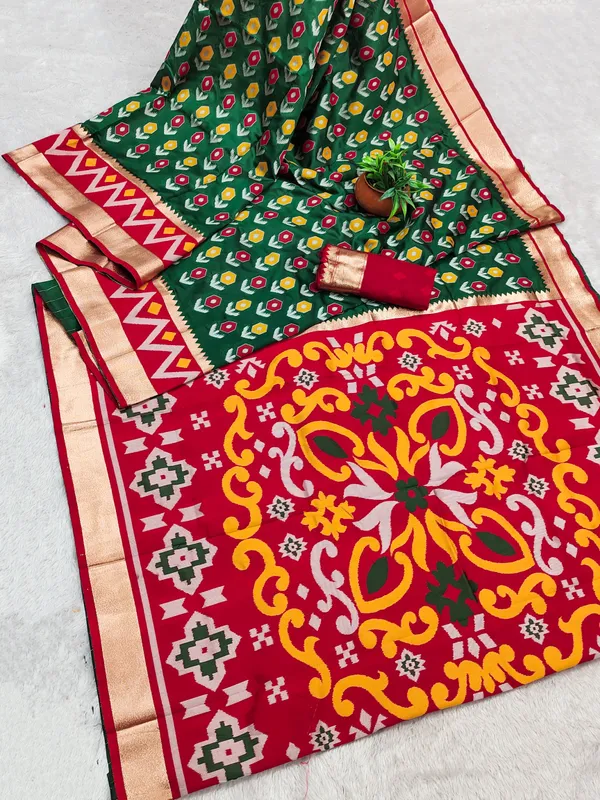 Blend_Silk_Woven_Baluchari_Saree_for_Women