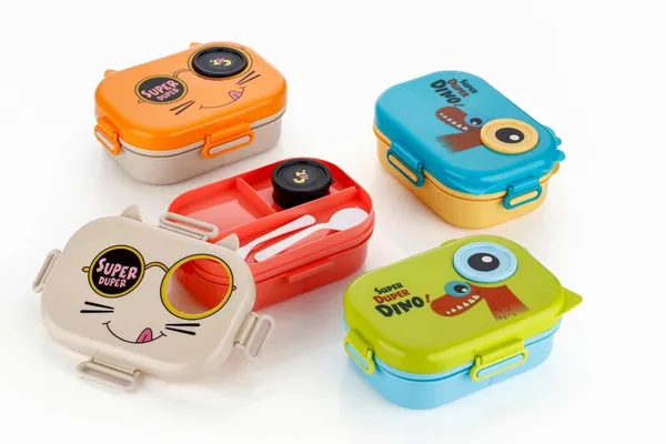 Divided_Kids_Lunch_Box_With_Spoon_And_Fork