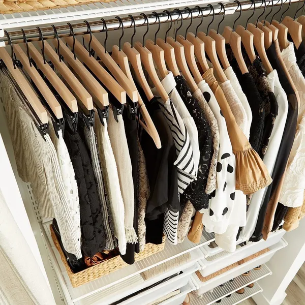Wooden_Clothes_Hangers
