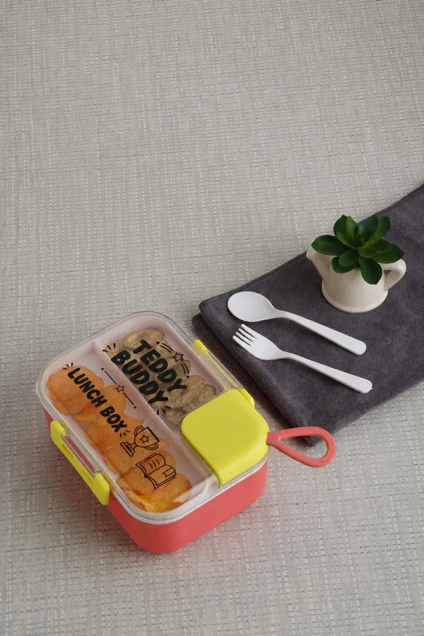 Plastic_Divided_Bento_Lunch_Box_With_Cutlery