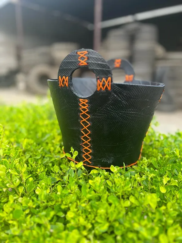 Designer_Pot_with_Inbuilt_Handle_-_12_Inches