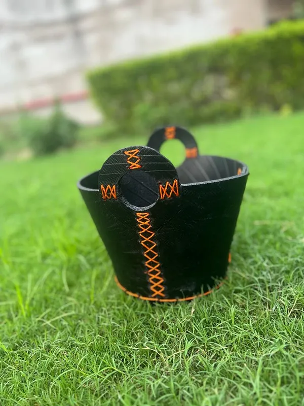 Designer_Pot_with_Inbuilt_Handle_-_12_Inches