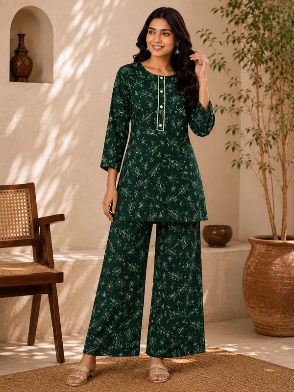 Green_Printed_Straight_Kurta_Palazzo_Set_for_Women