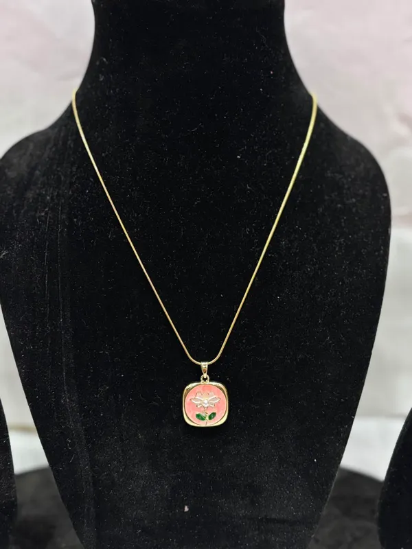 Gold_Stainless_Steel_18_Carat_Gold_Plated_Neck_Chain_For_Women