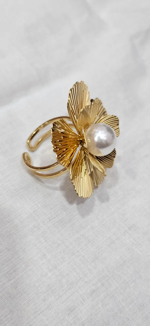 Gold_And_White_Stainless_Steel_18_Carat_Gold_Plated_Ring_For_Women