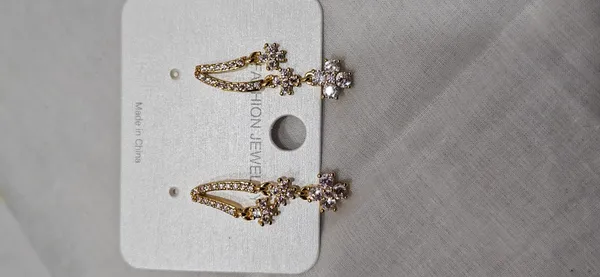 White_Stainless_Steel_18_Carat_Gold_Plated_Stud_Earrings_For_Women