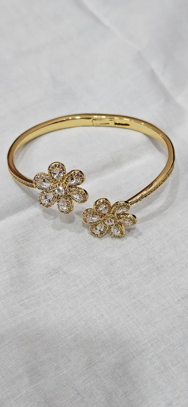 Gold_Brass_18K_Gold_Plated_Bracelet_With_Stones_For_Women
