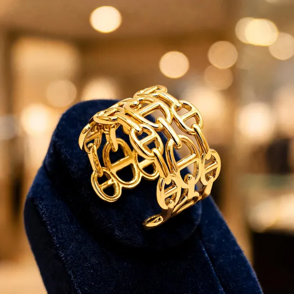 Gold_Stainless_Steel_Metal_Link_Cuff_Bracelet_For_Women