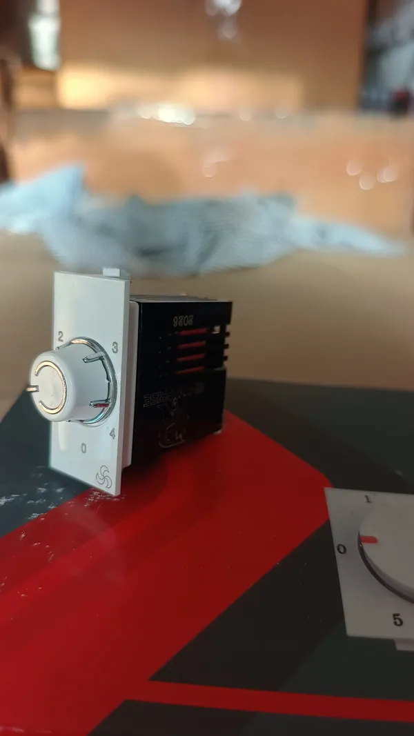 Polycarbonate_Fan_Speed_Control_5-Step_Fan_Regulator
