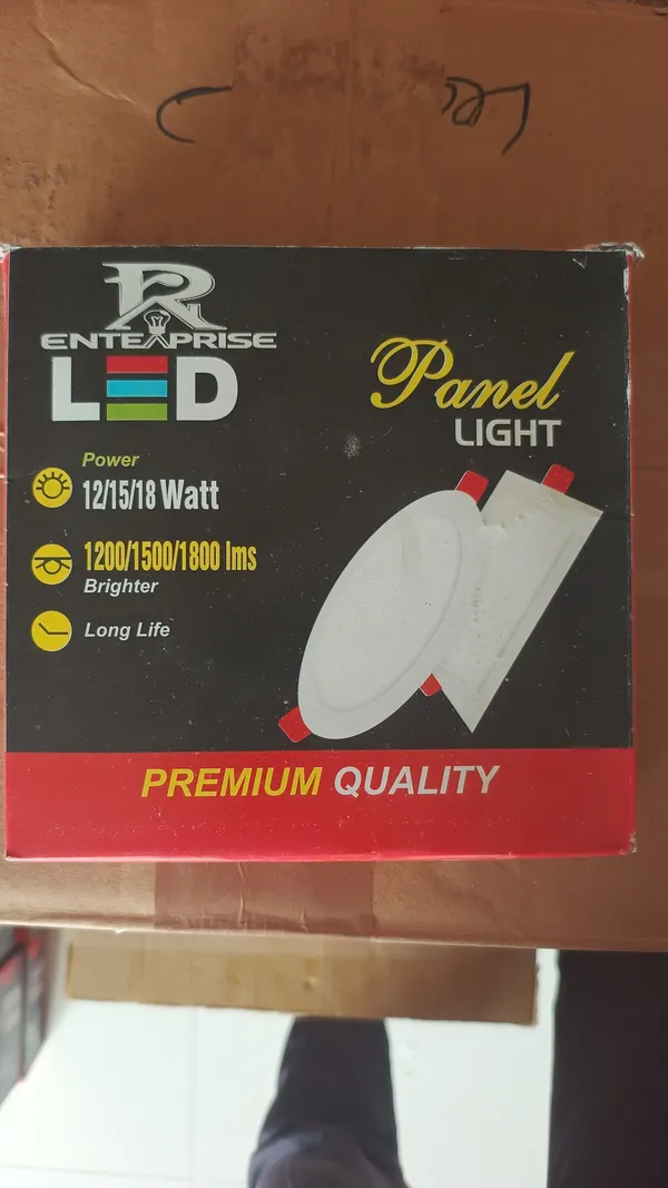Polycarbonate_Ceiling_Lighting_White_Round_15W_LED_Panel_Light