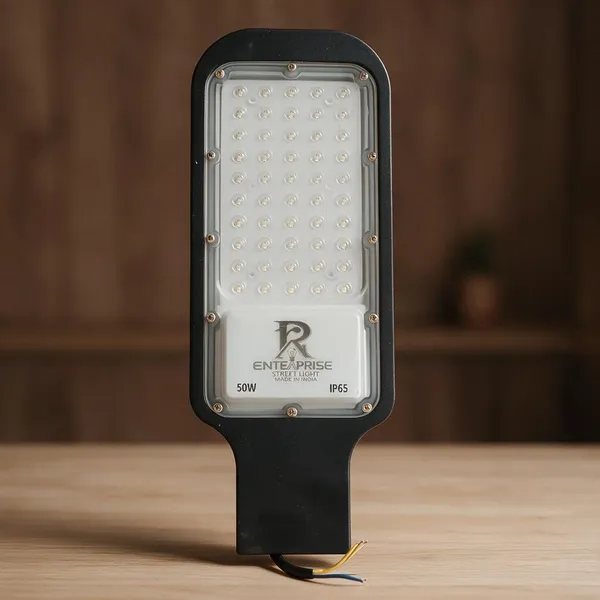 Pack_Of_1_Metal_Street_Lighting_White_Ip65_50W_LED_Street_Light