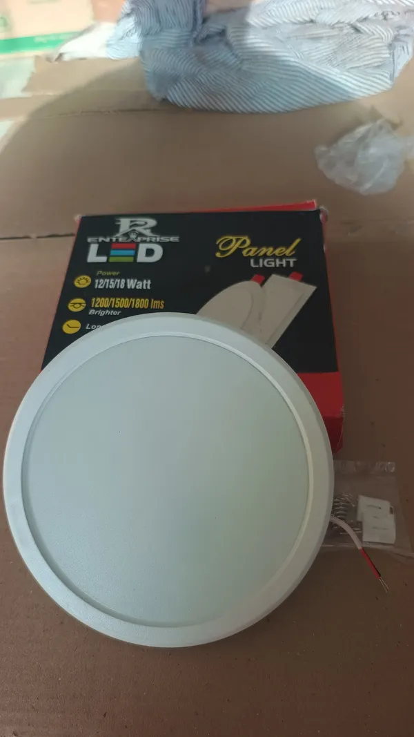 Polycarbonate_Ceiling_Lighting_White_Round_15W_LED_Panel_Light