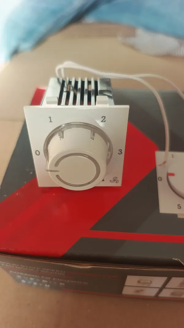Polycarbonate_Fan_Speed_Control_White_5-Step_Indicator_Fan_Regulator