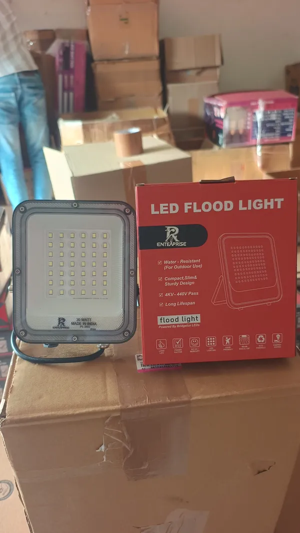 Metal_Outdoor_Lighting_White_30W_LED_Flood_Light