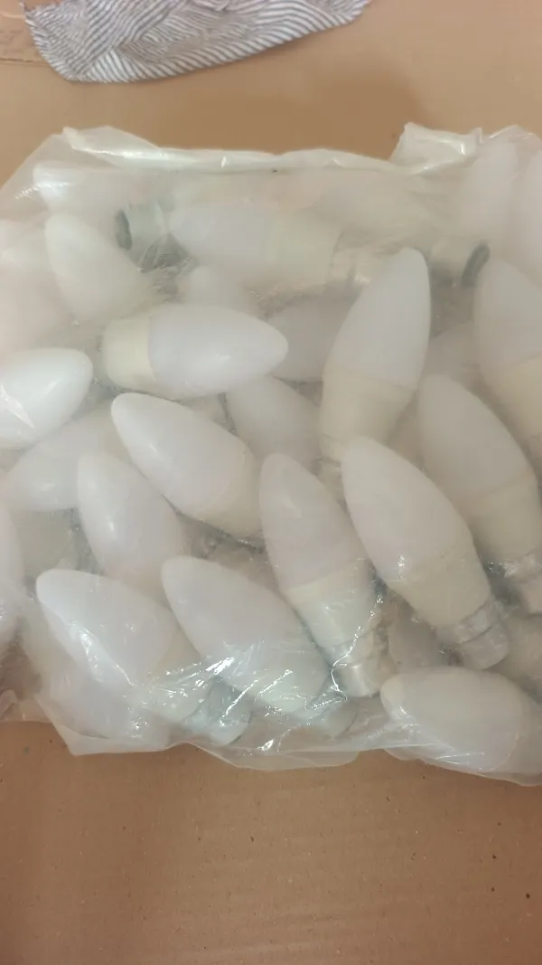 Plastic_Decorative_Lighting_White_5W_Candle_Bulb