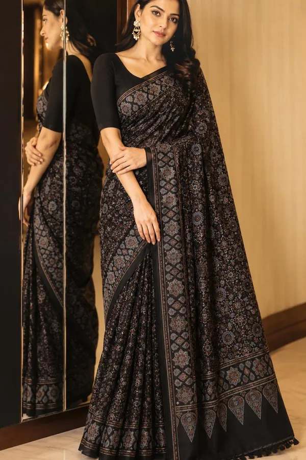 Black_Pure_Viscose_Georgette_Geometric_Floral_Print_Saree_For_Women