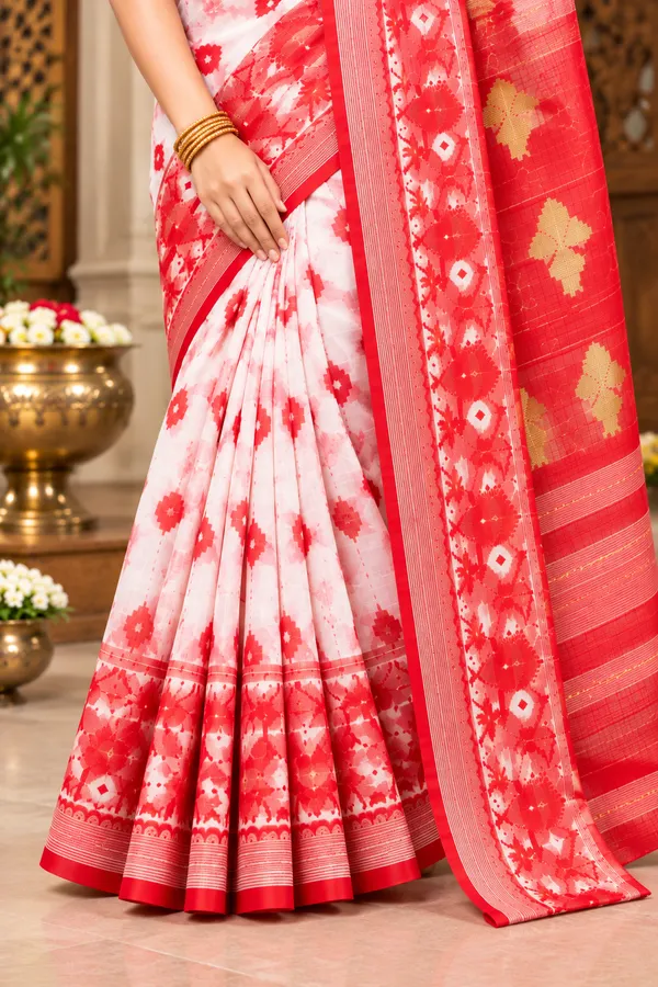 Dhakai_Jamdani_Saree_–_White_&_Red_Traditional_Woven_Saree_with_Designer_Pallu_&_Border