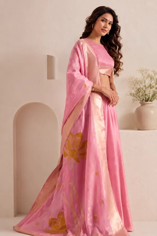 Pink_Soft_Linen_Floral_Saree_For_Women