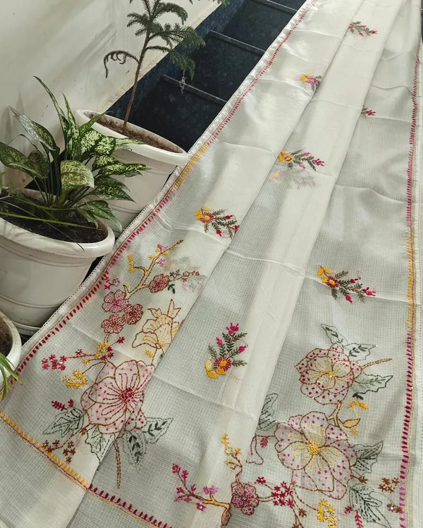 White_Cotton_Floral_Embroidered_Saree_For_Women