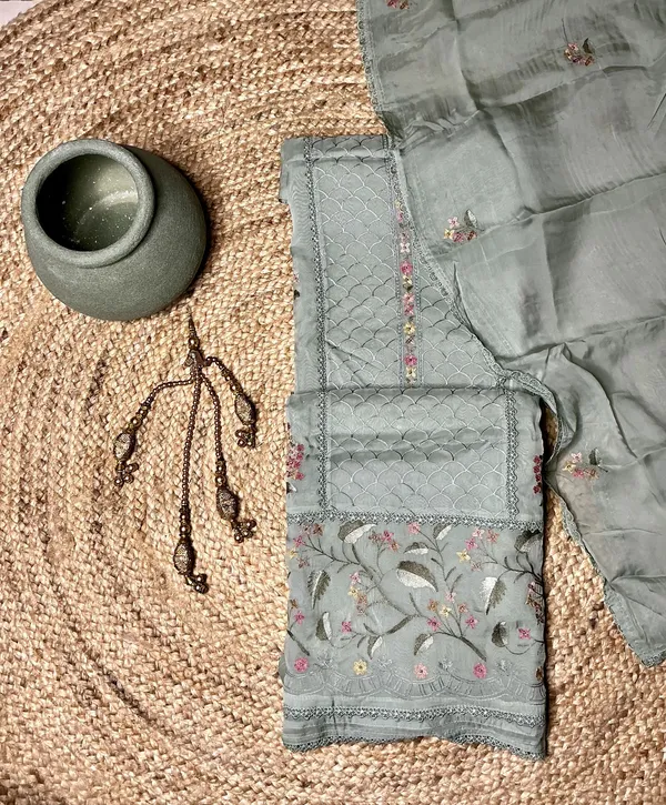 Grey_Premium_Cotton_Saree_For_Women