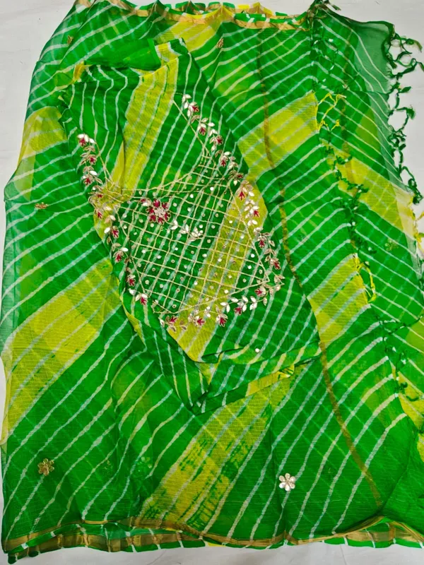 Green_Printed_Embroidered_Saree_For_Women