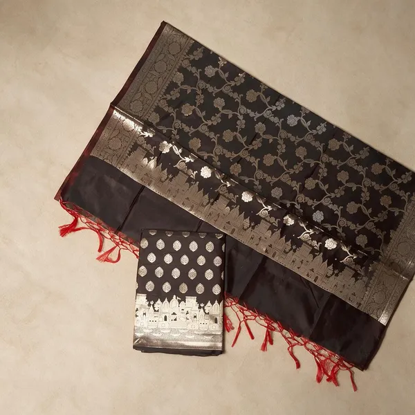 Grey_Premium_Cotton_Saree_For_Women