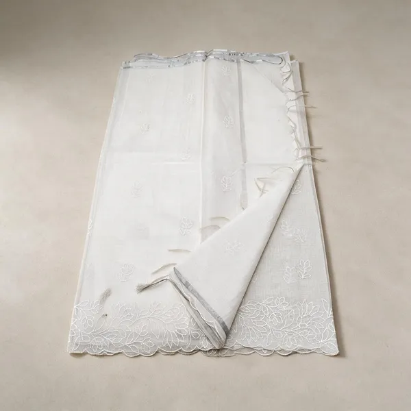White_Embroidered_Saree_For_Women