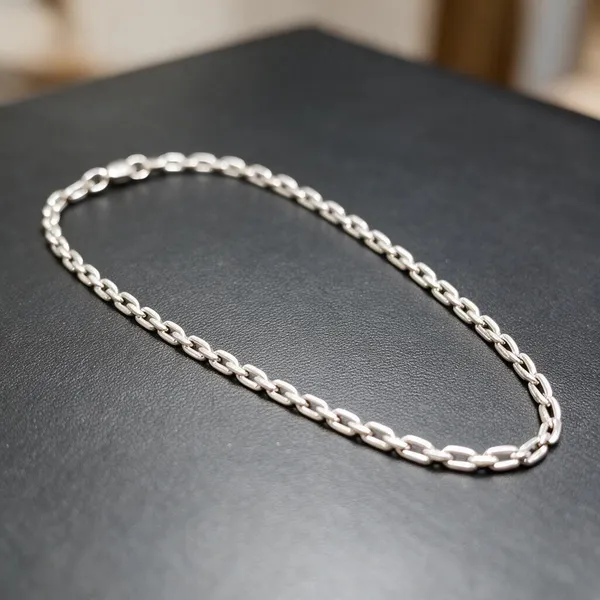 Silver_Minimal_Elongated_Link_Chain_Necklace_For_Unisex