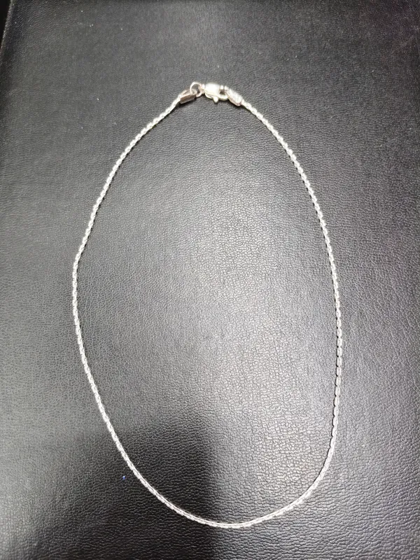 Silver_Minimal_Elongated_Link_Chain_Necklace_For_Unisex