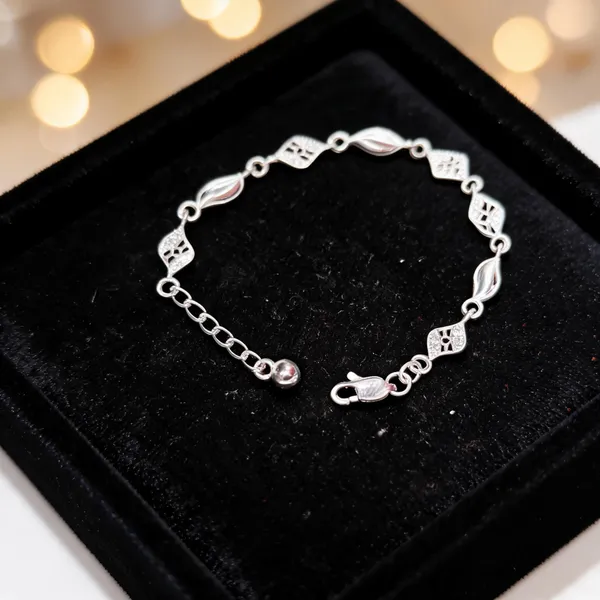 Silver_Leaf_Motif_Adjustable_Chain_Bracelet_For_Women