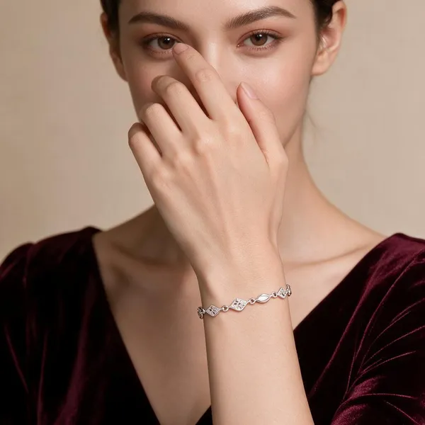 Silver_Leaf_Motif_Adjustable_Chain_Bracelet_For_Women