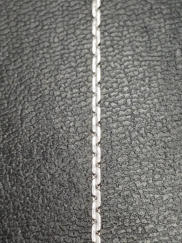 Silver_Minimal_Elongated_Link_Chain_Necklace_For_Unisex