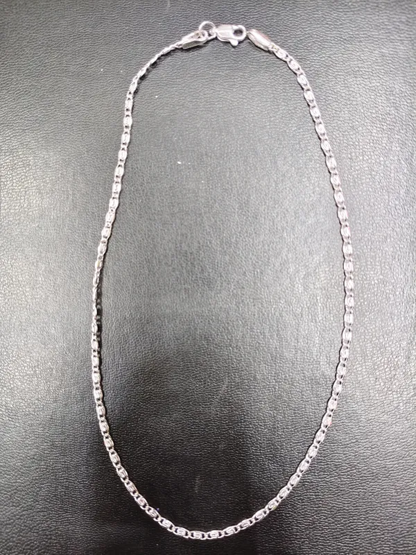 Silver_Oval_Link_Chain_Necklace_For_Unisex