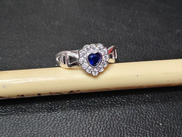 Silver_Tone_Blue_Heart_Stone_Floral_Ring_For_Women