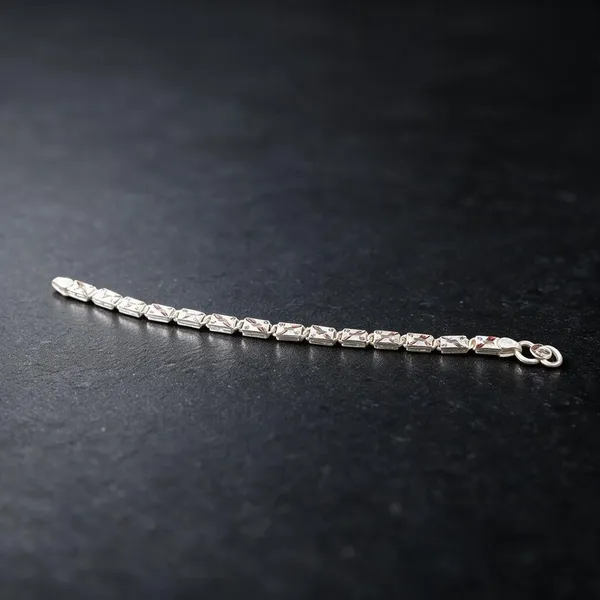 Silver_Elongated_Link_Chain_Bracelet_For_Men