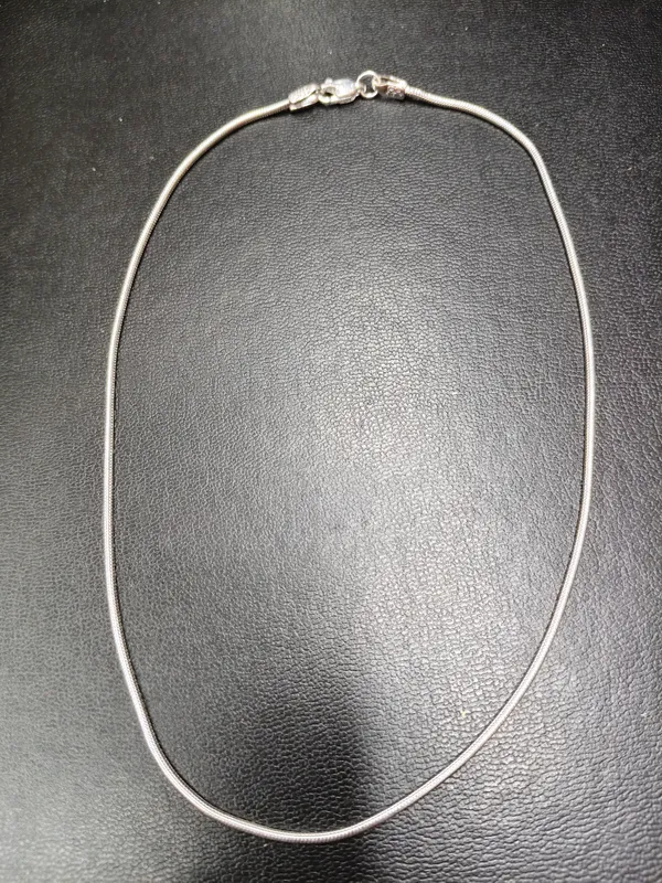 Silver_Textured_Link_Chain_Necklace_For_Women